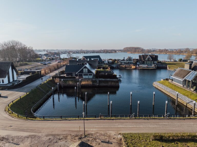 Veen – Waterfront 24