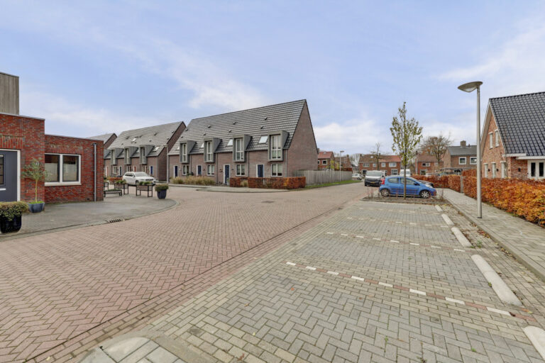 Raamsdonk – Burg. Moonshof 8