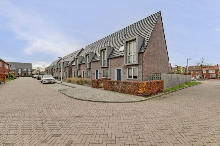 Raamsdonk – Burg. Moonshof 8