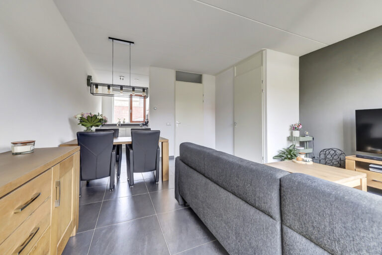 Raamsdonk – Burg. Moonshof 8