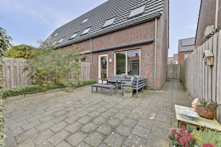 Raamsdonk – Burg. Moonshof 8