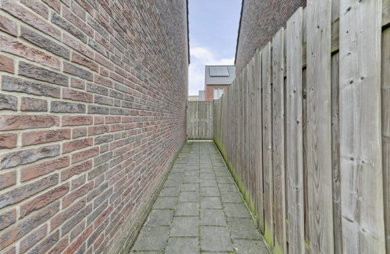 Raamsdonk – Burg. Moonshof 8