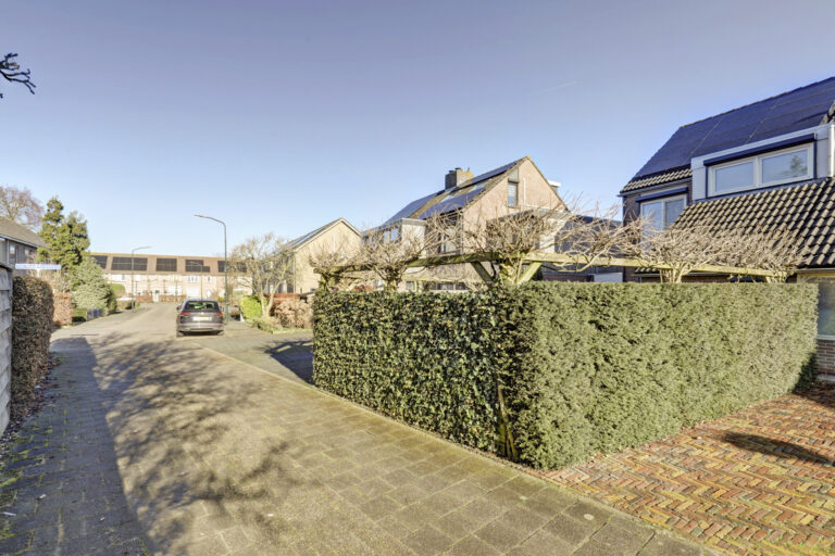 Almkerk – Van Limburg Stirumstraat 45