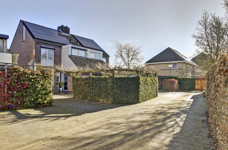 Almkerk – Van Limburg Stirumstraat 45