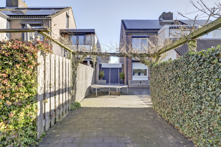 Almkerk – Van Limburg Stirumstraat 45