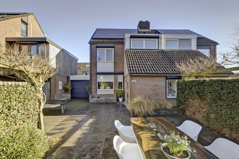 Almkerk – Van Limburg Stirumstraat 45