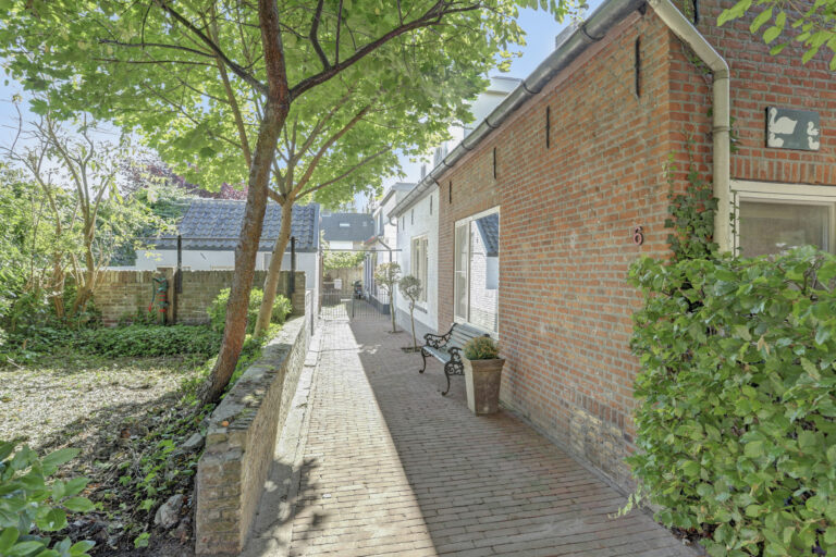 Raamsdonksveer – Zwanesteeg 6