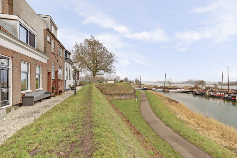 Woudrichem – Rijkswal 52