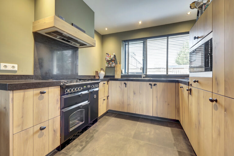 Raamsdonksveer – Papeweer 6